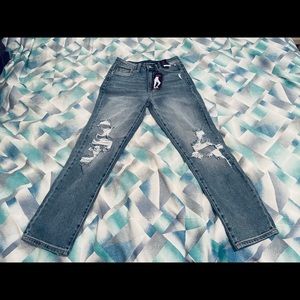 No Boundaries High-rise Girlfriend Jeans